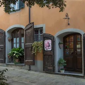 Antica Casa Dei Rassicurati Bed & Breakfast